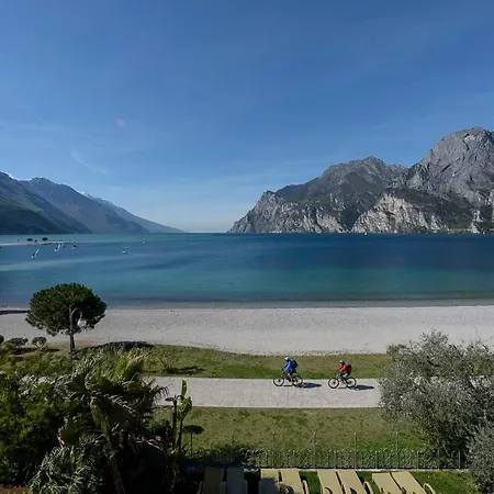 Baia Azzurra - Front 4*