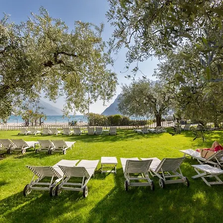 Baia Azzurra - Front Torbole Sul Garda