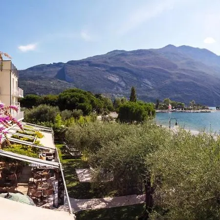 Baia Azzurra - Front 酒店 4*