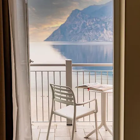 Baia Azzurra - Front