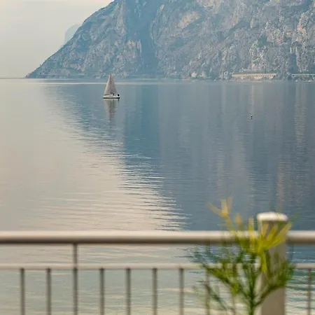 Baia Azzurra - Front 4* Torbole Sul Garda