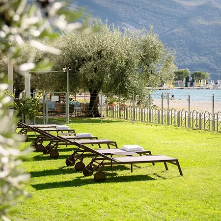 Baia Azzurra - Front Torbole Sul Garda