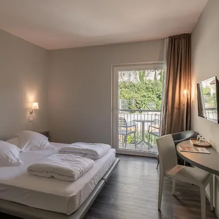 Baia Azzurra - Front 4*