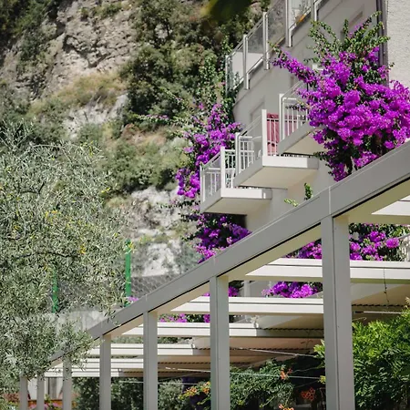 Ξενοδοχείο Baia Azzurra - Front