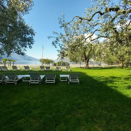 Baia Azzurra - Front